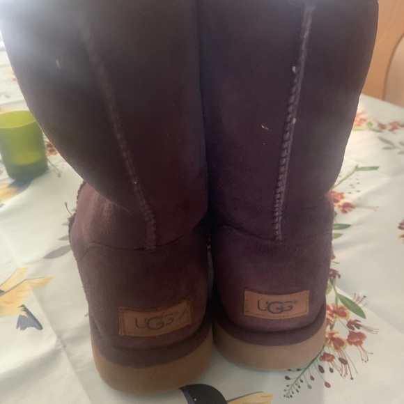 UGG Boots - Picture 2 of 3